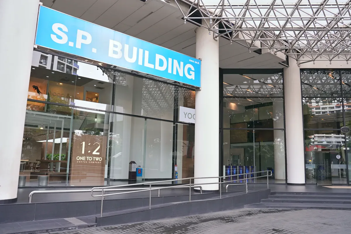S.P. Building の正面 — FITFAC Ari