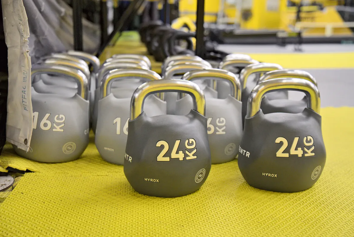 Kettlebells de 16 kg et 24 kg — FITFAC Ekkamai