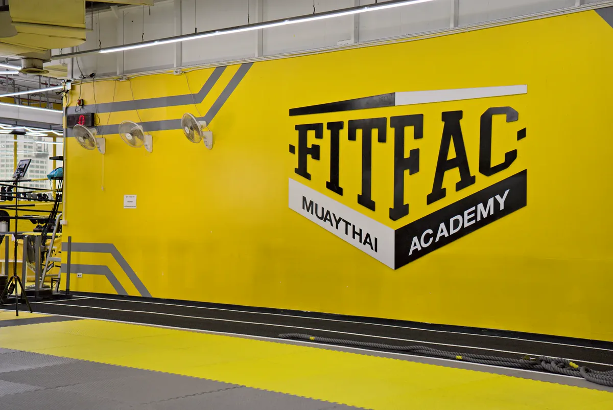 Le mur FITFAC Muaythai Academy — FITFAC Ekkamai