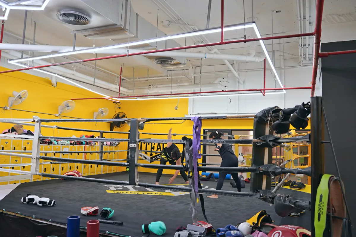 Ring tinju di ruang beban — FITFAC Rama 9