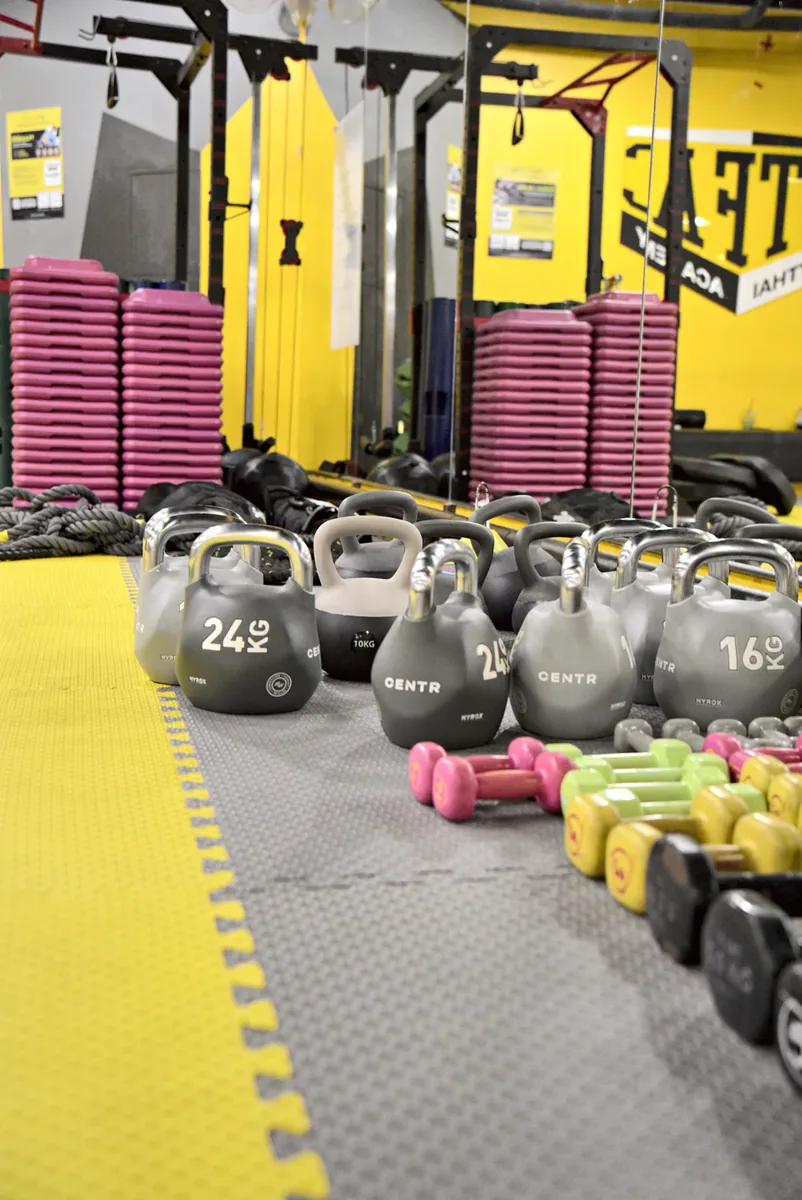 Kettlebells de vários tamanhos — FITFAC Srinakarin